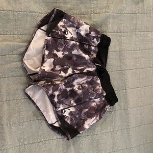 Hot tottie Lululemon shorts size 2